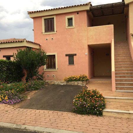 Casa Vacanza A Porto Istana Мурта-Мария Экстерьер фото
